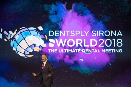 Donald Casey, CEO Dentsply Sirona, begrüßt die Gäste zu einem
außergewöhnlichen Kongress, der die dentalen Lösungskompetenzen des Unternehmens demonstriert.