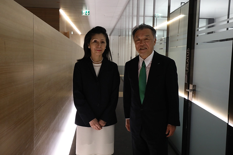 Frau Makiko Nakao, Präsidentin der Foundation Nakao, und Herr Makoto Nakao.