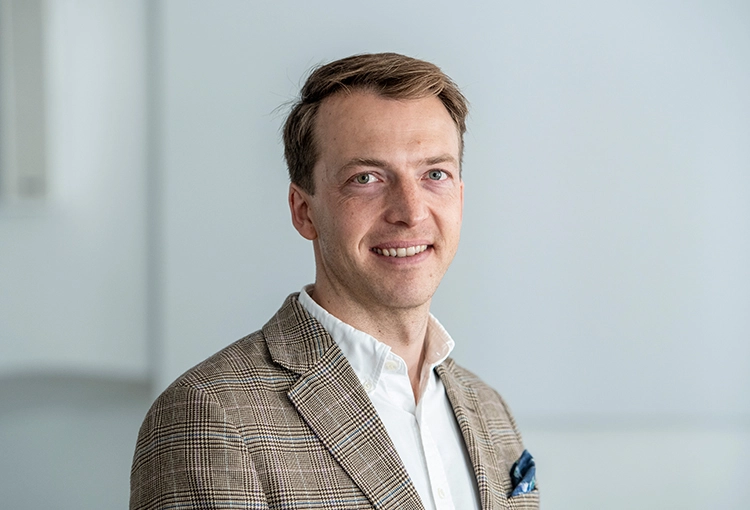 PD Dr. Dr. Hendrik Naujokat