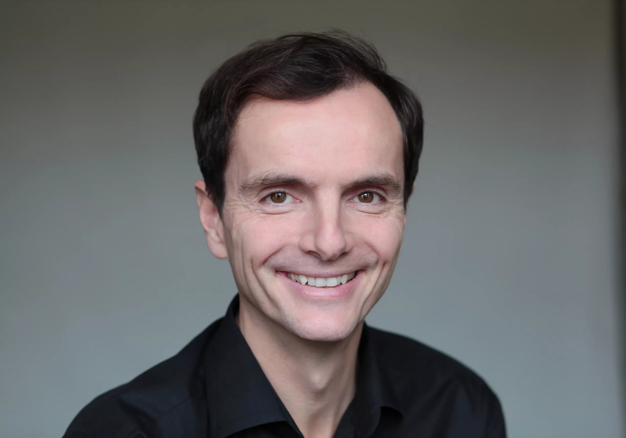 Prof. Dr. Michael Naumann spricht mit Steffi Busse zum Thema: „Alles – außer gewöhnlich.“