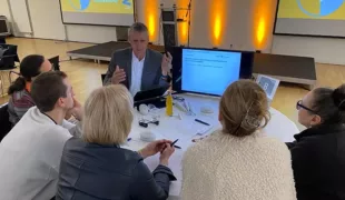 Prof. M. Noack bei Table Clinics (DGPZM, Mainz 2023).