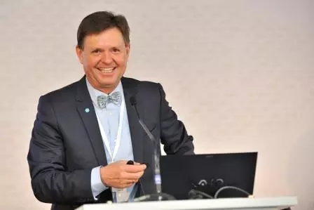 PD Dr. Gerhard M. Iglhaut. © Knipping