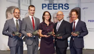Die Preisträger der PEERS-Förderpreise 2016 (von links): Dr. Stefan P. Bienz, Zürich (Wissenschaftliches Poster), Lars Ahlskog, Tuttlingen (Video), ZTM Sandra Hahn (Implantat-Prothetik-Preis), Dr. Dr. Keyvan Sagheb, Mainz (Fallpräsentation), Dr. Dr. E