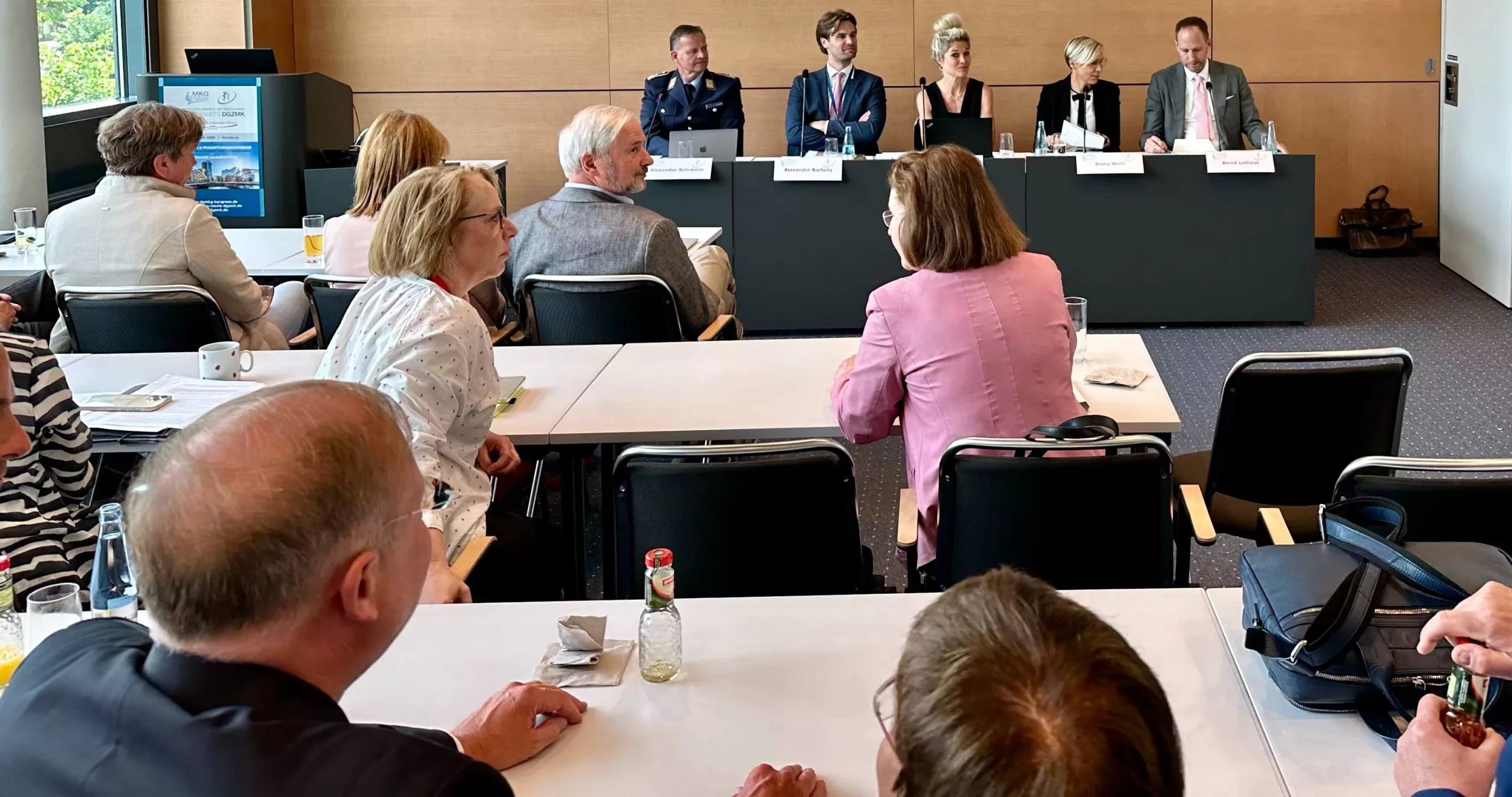 Das Thema der hybriden Pressekonferenz stand unter dem Motto „Wie viel Medizin steckt in der Zahnmedizin“.