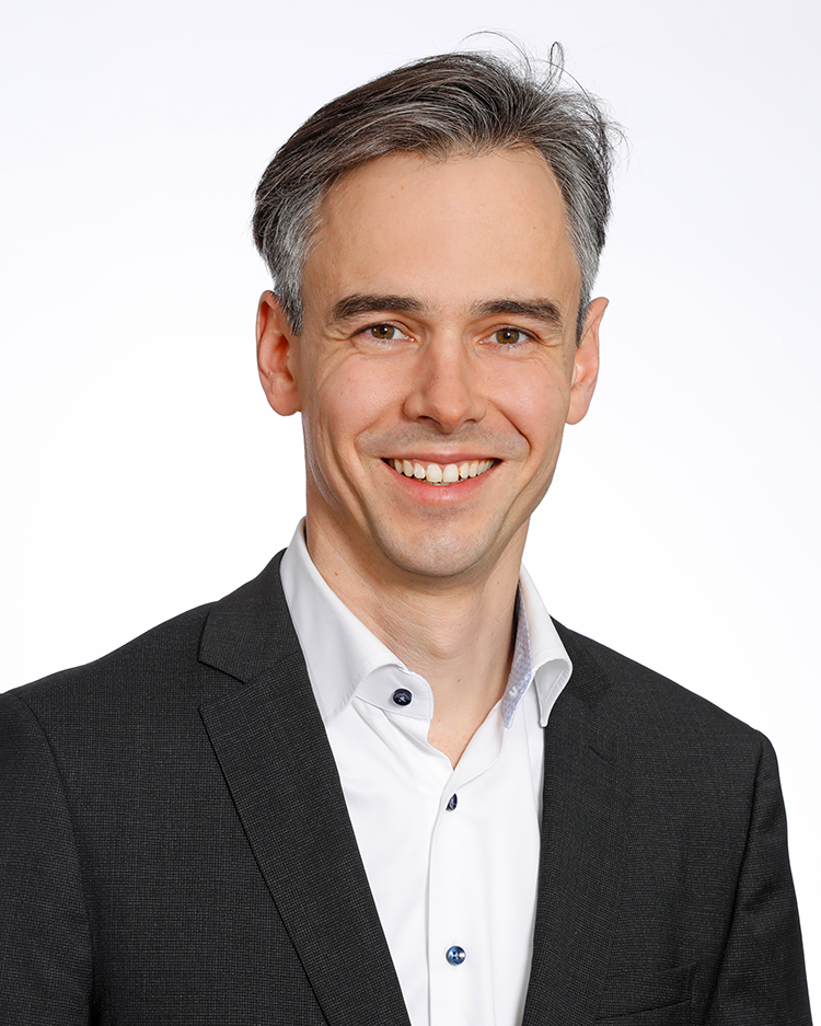 Prof. Dr. Sebastian Paris.