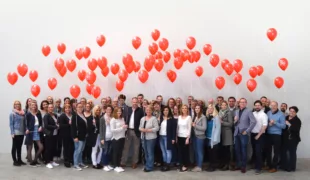 Den runden Geburtstag nimmt Permadental zum Anlass, sich bei Kunden und Freunden für 30 Jahre erfolgreiche Zusammenarbeit mit zwei Gewinnspielen zu bedanken.