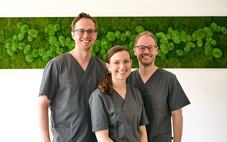 Die Praxisgründer: Dr. Thomas Schorn, Dr. Julia Wolff und Dr. Tim Wolff (v.l.).