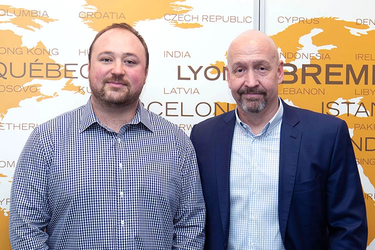 Dávid Lakatos, Chief Product Officer bei Formlabs mit Axel Klarmeyer, CEO von BEGO Dental.