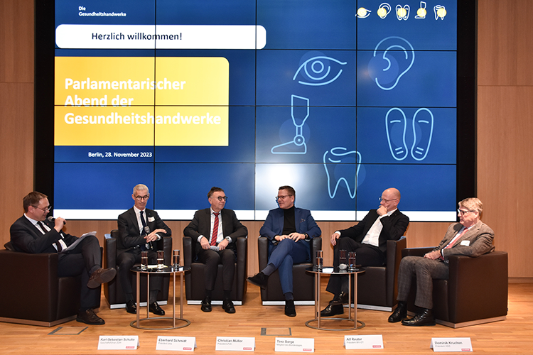 v.l. Karl-Sebastian Schulte, ZDH-Geschäftsführer u. Geschäftsführer d. Unternehmerverbandes d. Deutschen Handwerks, biha-Präsident E. Schmidt, ZVA-Präsident Ch. Müller, MdB T. Sorge, BIV-OT-Präsident A. Reuter und VDZI-Präsident D. Kruchen.