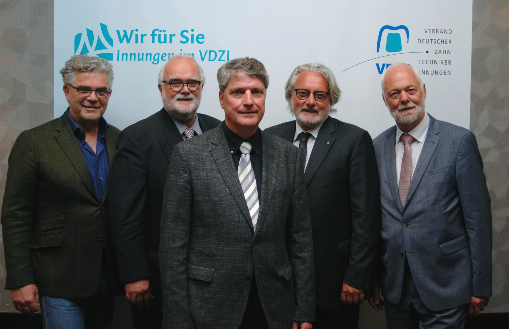 Der neu gewählte Vorstand des VDZI (v.l.): Thomas Breitenbach, Vizepräsident Klaus Bartsch, Präsident Dominik Kruchen, Rainer Struck und Heinrich Wenzel.