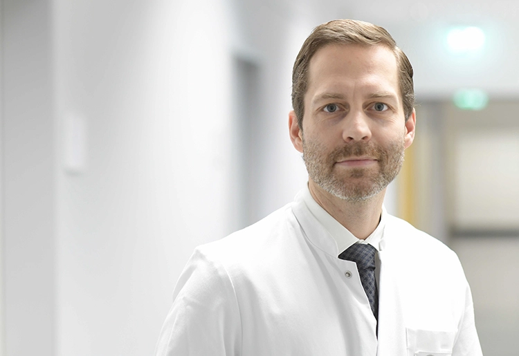 Prof. Dr. Falk Schwendicke hat den Vorsitz des  medizinischen Beirat von PlusDental übernommen.