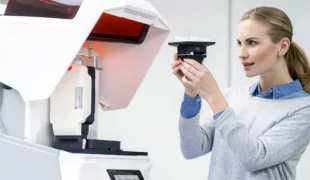 3D-Druck für Zahntechniker: das neue PrograPrint-System von Ivoclar Digital.