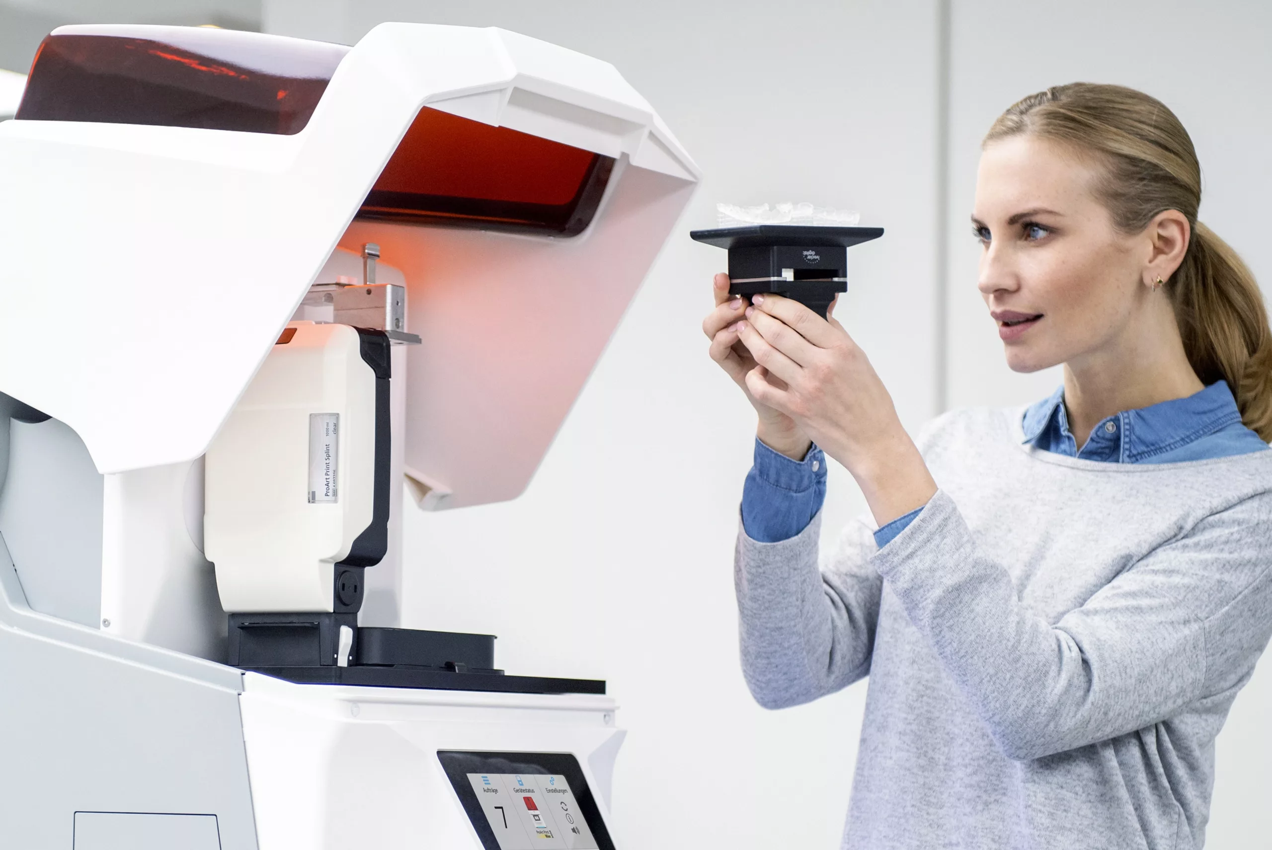 3D-Druck für Zahntechniker: das neue PrograPrint-System von Ivoclar Digital.