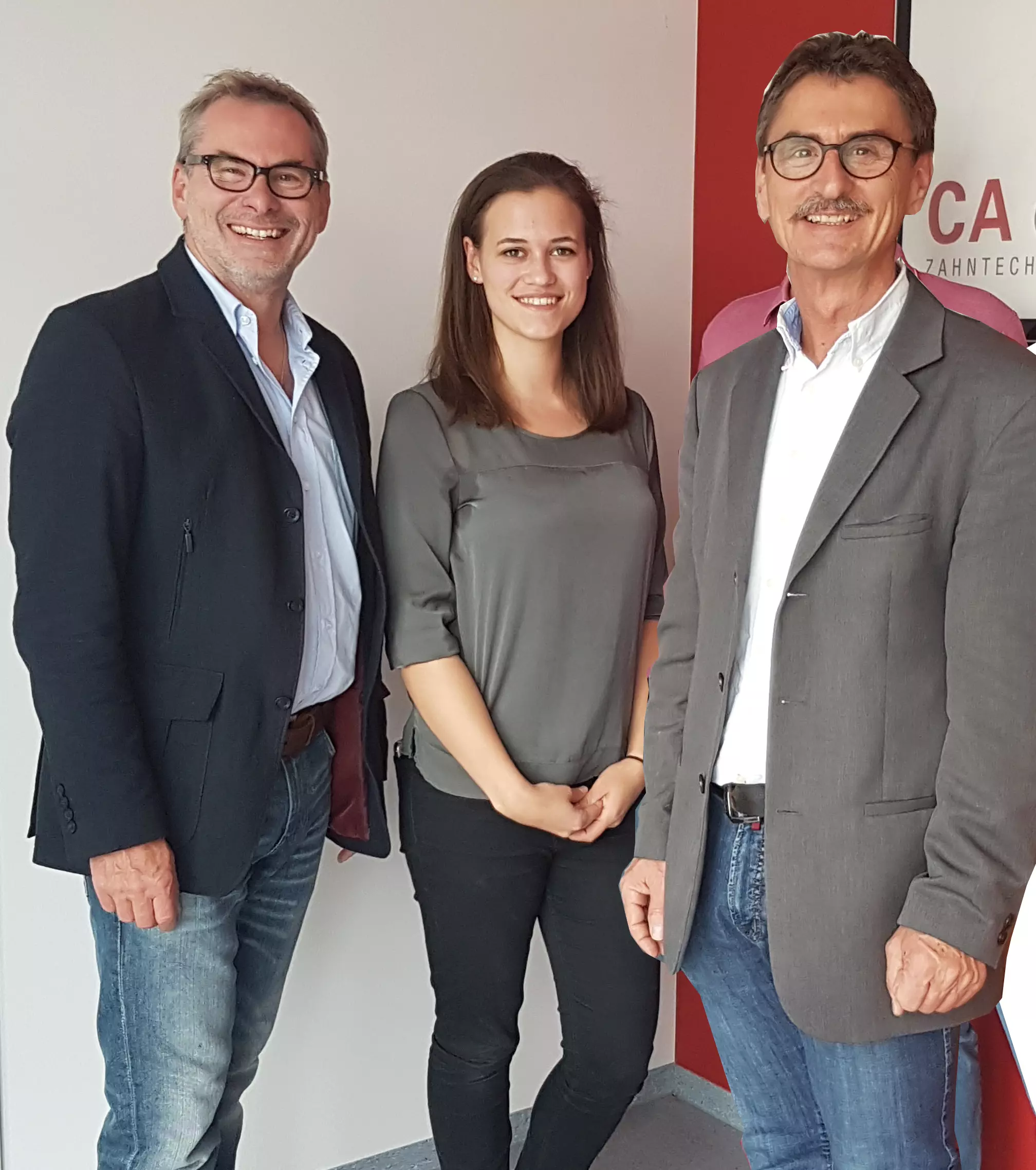 V. l.: ZTM und Fachlehrer ZTM Robert Malik (Veranstalter), Alice Miklautsch (1. Platz) und Studiendirektor Alfons Koller (Veranstalter).
