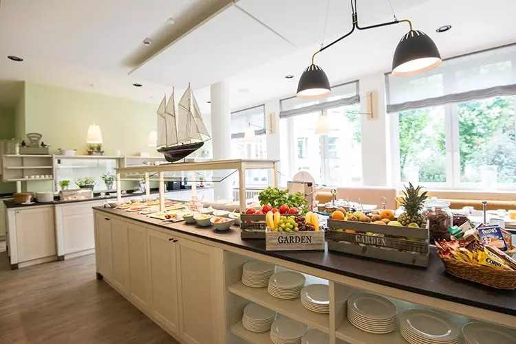 Blick in die „Messe“, den Frühstücksraum des Hotels.