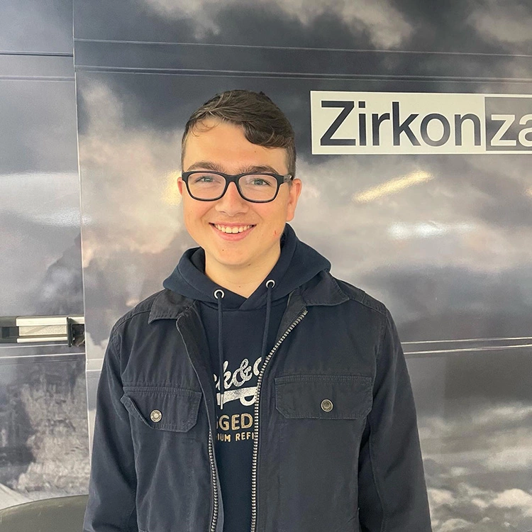 Elias, 16.