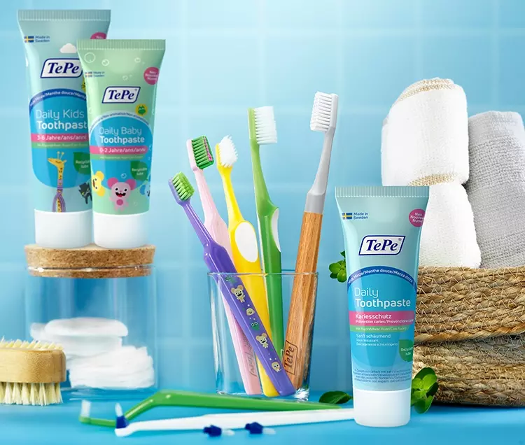 Die TePe DailyTM Linie für Erwachsene, Kinder und Babys eignet sich für eine sanfte Reinigung der Zähne bei der täglichen Zahnpflegeroutine.