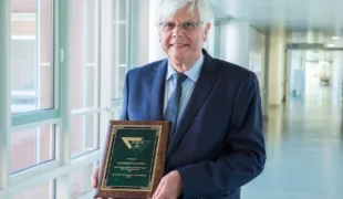 Prof. Dr. Dr. h.c. mult. Gottfried Schmalz erhält den “Ryge-Mahler-Award 2019” für seine Forschungsarbeit zur Verbesserung zahnmedizinischer Inlays.