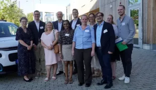Die Referenten des ersten Wittener Symposiums zur behindertenorientierten Zahnmedizin sowie Mitarbeitende der Abteilung Behinderten-orientierte Zahnmedizin.