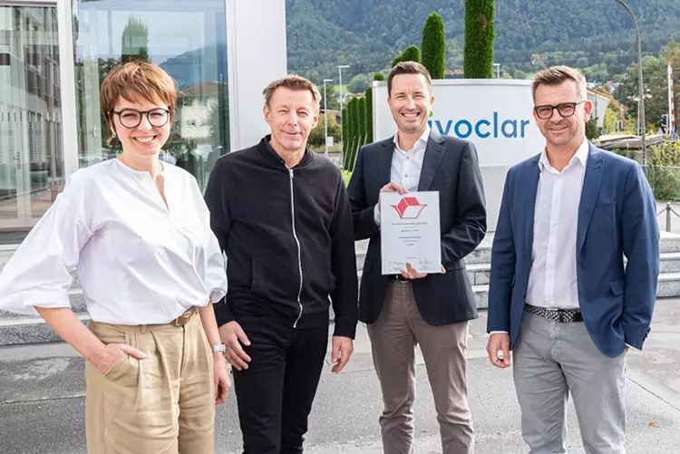 v.l. Barbara Morscher, Head of Packaging Operations; Matthias Schacht, Global Product Manager Adhesives; Sebastian Holaschke, Packaging Manager; Lutz Vocke, Head of Packaging Strategy.