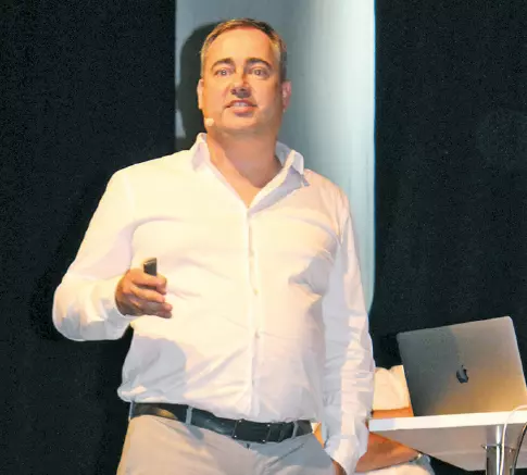 Abb. 4: Welche Faktoren bei der Materialauswahl eine Rolle spielen, das zeigte ZT Ralf Busenbender.