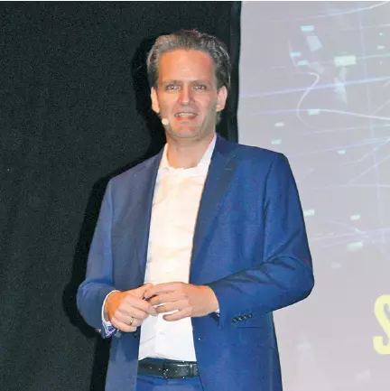 Abb. 6: Einen Leitfaden für die „Sturmflut Digitalisierung“ lieferte Keynote-Speaker Peter Holzer.