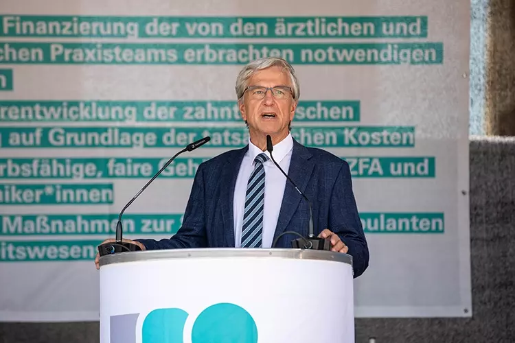 Walter Winkler.