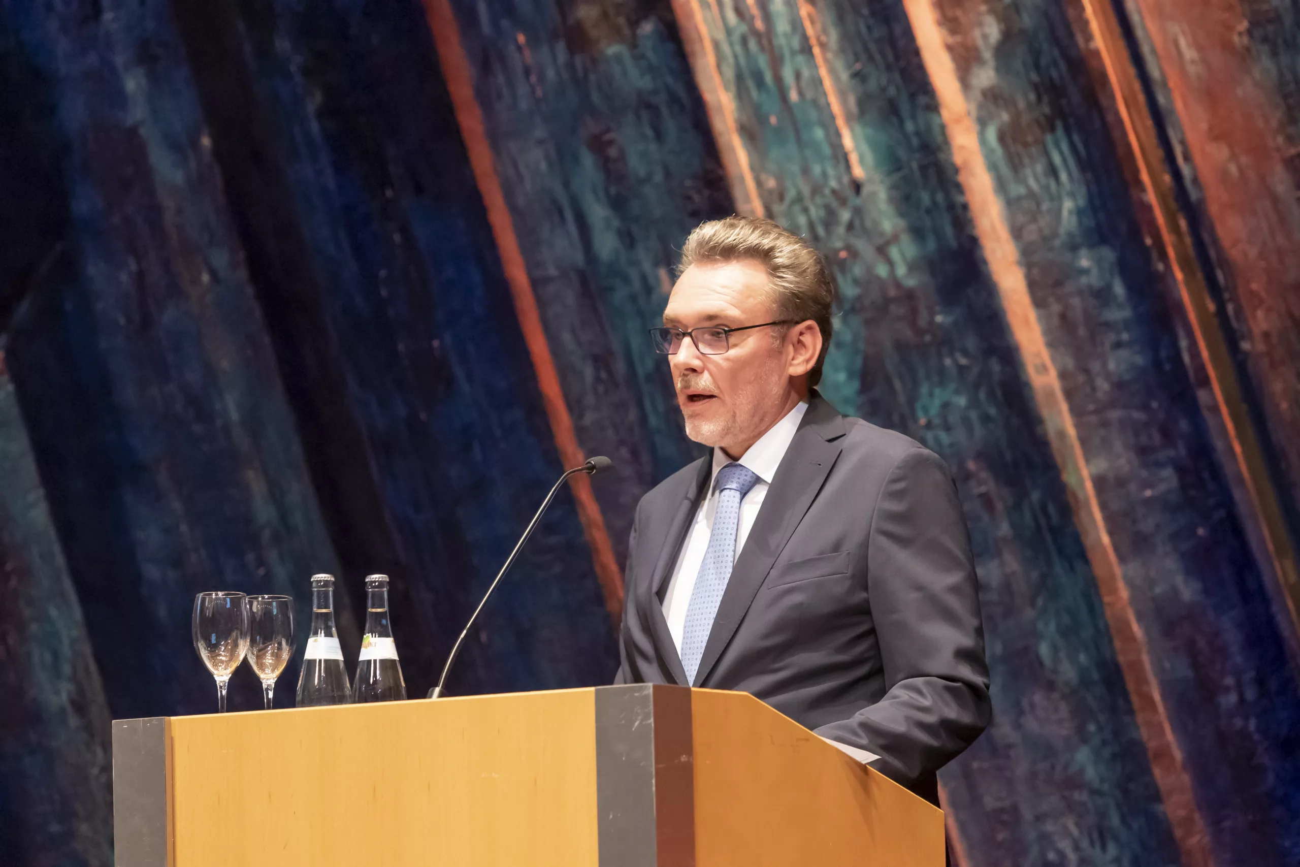 Dr. Torsten Tomppert.
