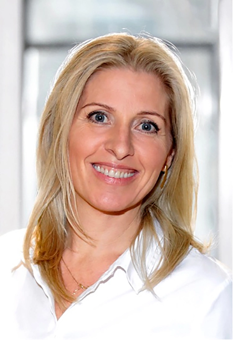 Alina Tegtmeier, Zahnärztin.
