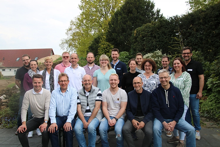 Zahntechnik 2025 mit Ketterling Dental-Technik, Jung Dental GmbH, Zahntechnik Jochen Graf, Creativ Dental, Busse Zahntechnik, Zahntechnische-Werkstätte van Acken und H+H - Das Dentalstudio.