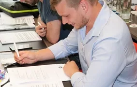 Die CompuGroup führt die Anbindung an die Telematikinfrastruktur für Praxen durch und chult eigens hierfür die Techniker.