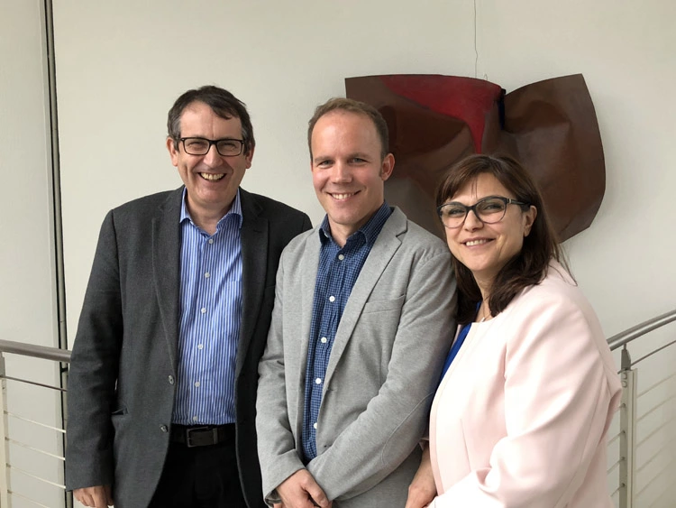 V.l.n.r.: Prof. Dr. Stefan Zimmer, Dr. Sven Schreiber und Prof. Dr. Mozhgan Bizhang.
