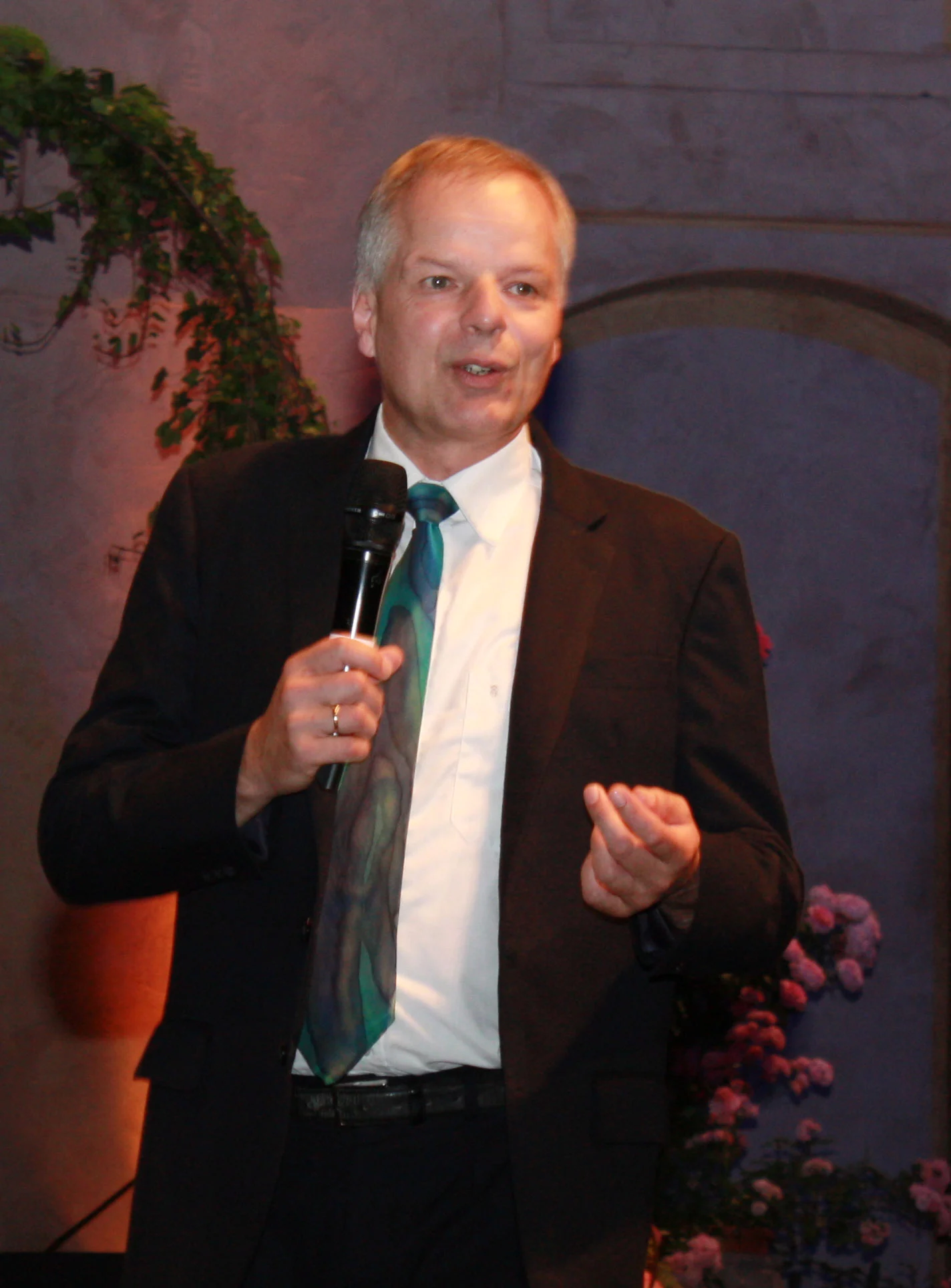 Prof. Dr. Christof Dörfer.