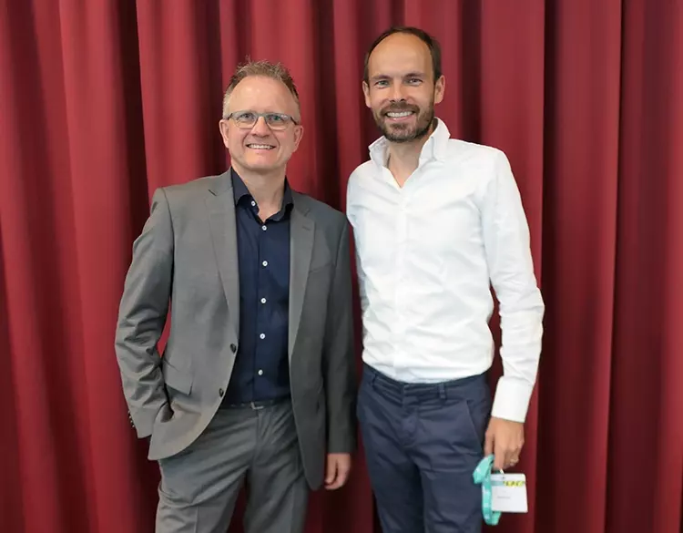 Dr. Kay Vietor (links) und ZTM Vincent Fehmer.