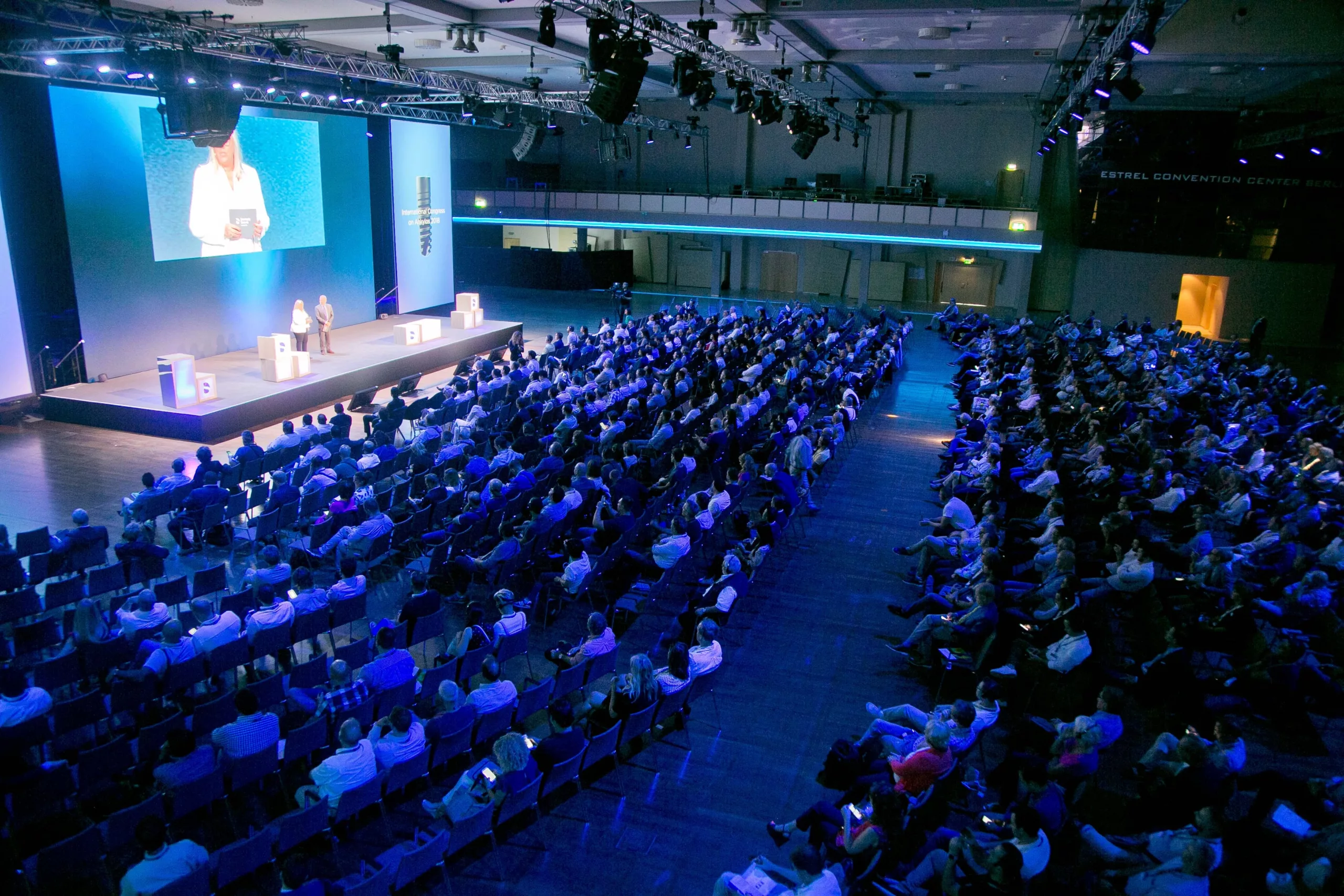 Mehr als 1.000 Besucher aus fast 50 Ländern nahmen am Ankyloss-Kongress teil.