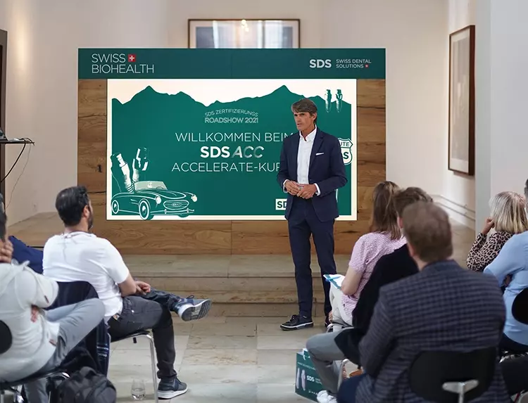 Dr. Volz unterwegs mit der Roadshow durch Deutschland.