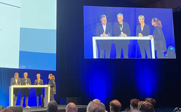 Diskussionsrunde mit Dr. Arndt Happe, Dr. Peter Randelzhofer, Dr. Anette Strunz
und Prof. Dr. Katja Nelson (von links).