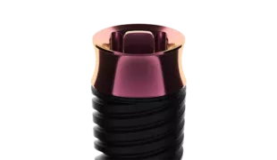 Die matrix® von TRI® Dental Implants ist das erste zugelassene Zahnimplantat, das speziell für die neuen digitalen Herstellungstechnologien wie CAD/CAM-Fräsen oder 3D-Drucker entwickelt wurde.