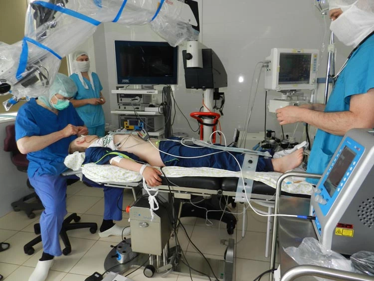 Refurbished BRUMABA OP-Tisch in der Kinderklinik in Luzk.