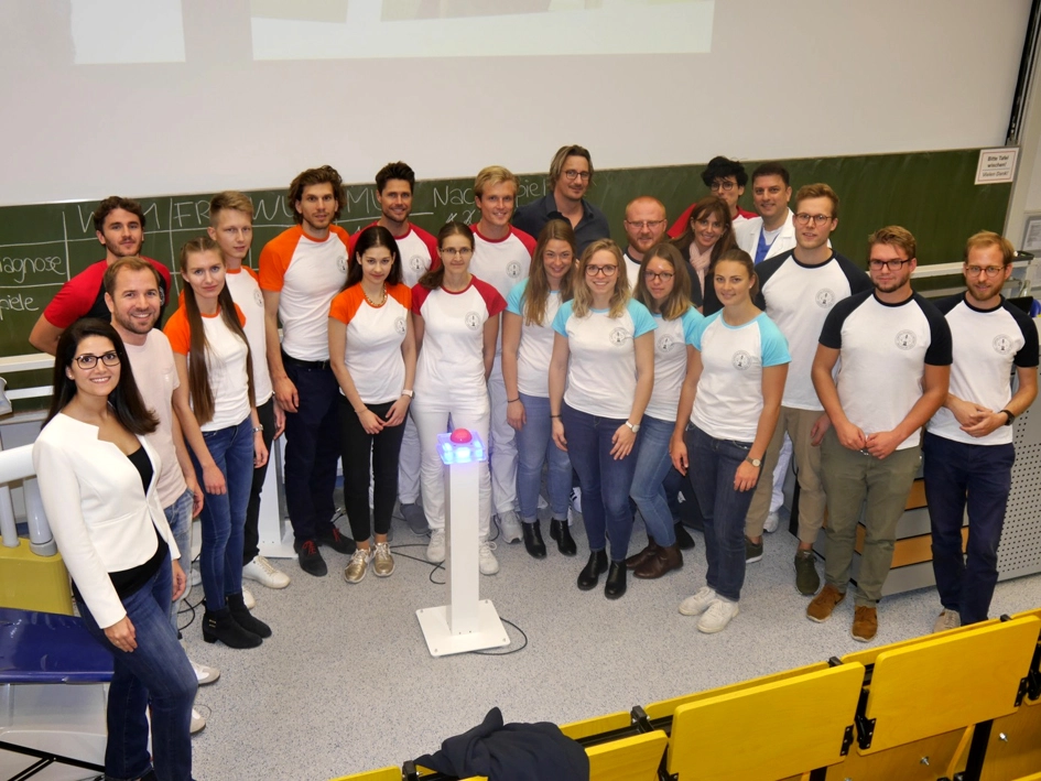 Gruppenbild der Teams aus München, Würzburg (2x) und Frankfurt gemeinsam mit dem Organisationsteam.