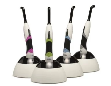 Zur Verlosung kommt eines der Ivoclar Bluephase Style-Polymerisationsgeräte ...