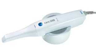 Der Intraoralscanner cara i500 ist puderfrei anwendbar und bietet aufgrund zweier Hochgeschwindigkeitskameras eine beeindruckende Geschwindigkeit.