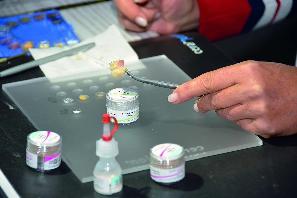 Die ceraMotion® Produktvielfalt wird bei den ceraMotion® Apéro Veranstaltungen in Theorie und Praxis vorgestellt.