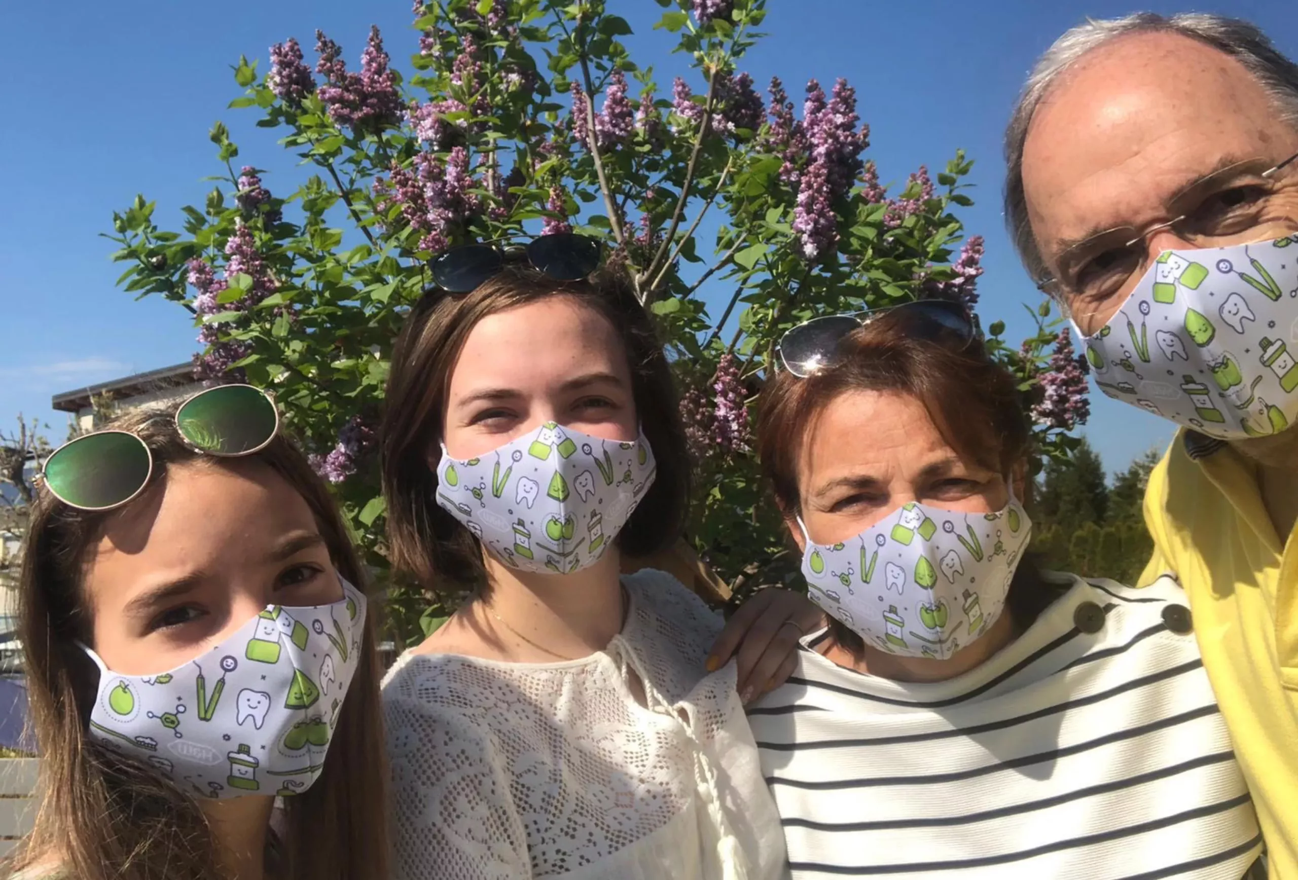 Der neue W&H-Mundschutz wird bereits stark genutzt. Auch bei Familie Malata ist er ein täglicher Begleiter.