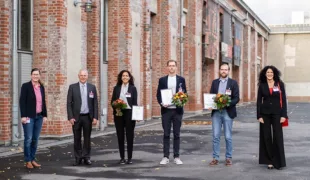 Vergabe der Fördermittel aus dem DGR²Z-Forschungsförderprogramms auf der 35. DGZ-Jahrestagung in Göttingen. V. l.: Prof. Dr. A. Lührs, C. Kasperek, Dr. N. Challakh, Dr. F. Tetschke, Priv.-Doz. Dr. Dr. P. Kanzow (stellvertretend), J. Flöring.