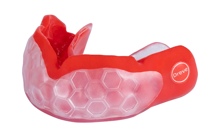 Klein, aber oho: die patentierte Zahnschutzvorrichtung mit digital gedruckter Wabenstruktur des Dreve Mouthguard professional 3D.