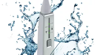 Die Ultraschallzahnbürste emmi-dental Platinum mit Timer.