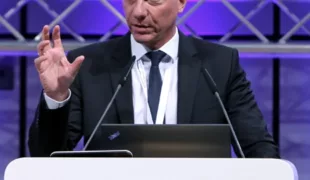Der neue DGZMK-Präsident Prof. Dr. Roland Frankenberger (51 Jahre/Universität Marburg).
