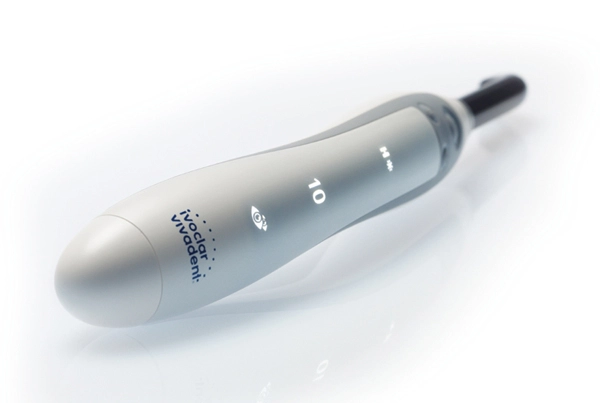 Die neue Bluephase G4: sorgenfrei lichthärten dank intelligenter Polyvision-Technologie.