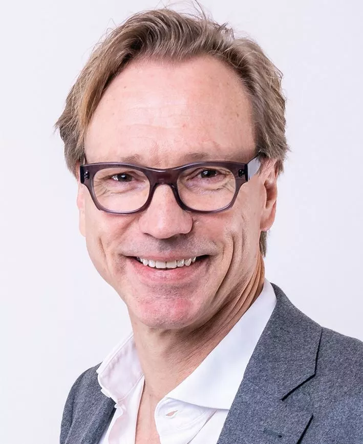„Die Teilnehmenden werden mit einem umfassenden Update im Bereich Hart- und Weichgewebe und mit direkt anwendbarem Wissen in ihre Praxen zurückkehren“, erläutert Dr. Jan Klenke, Beisitzer im Vorstand der DGOI, den Mehrwert des 18. Jahreskongress der DGOI.